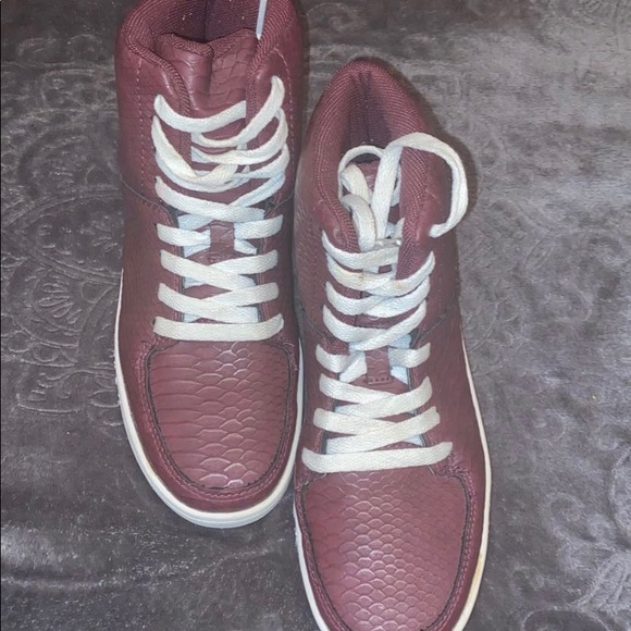 Burgundy Snake texture high top sneakers - Picture 1 of 2